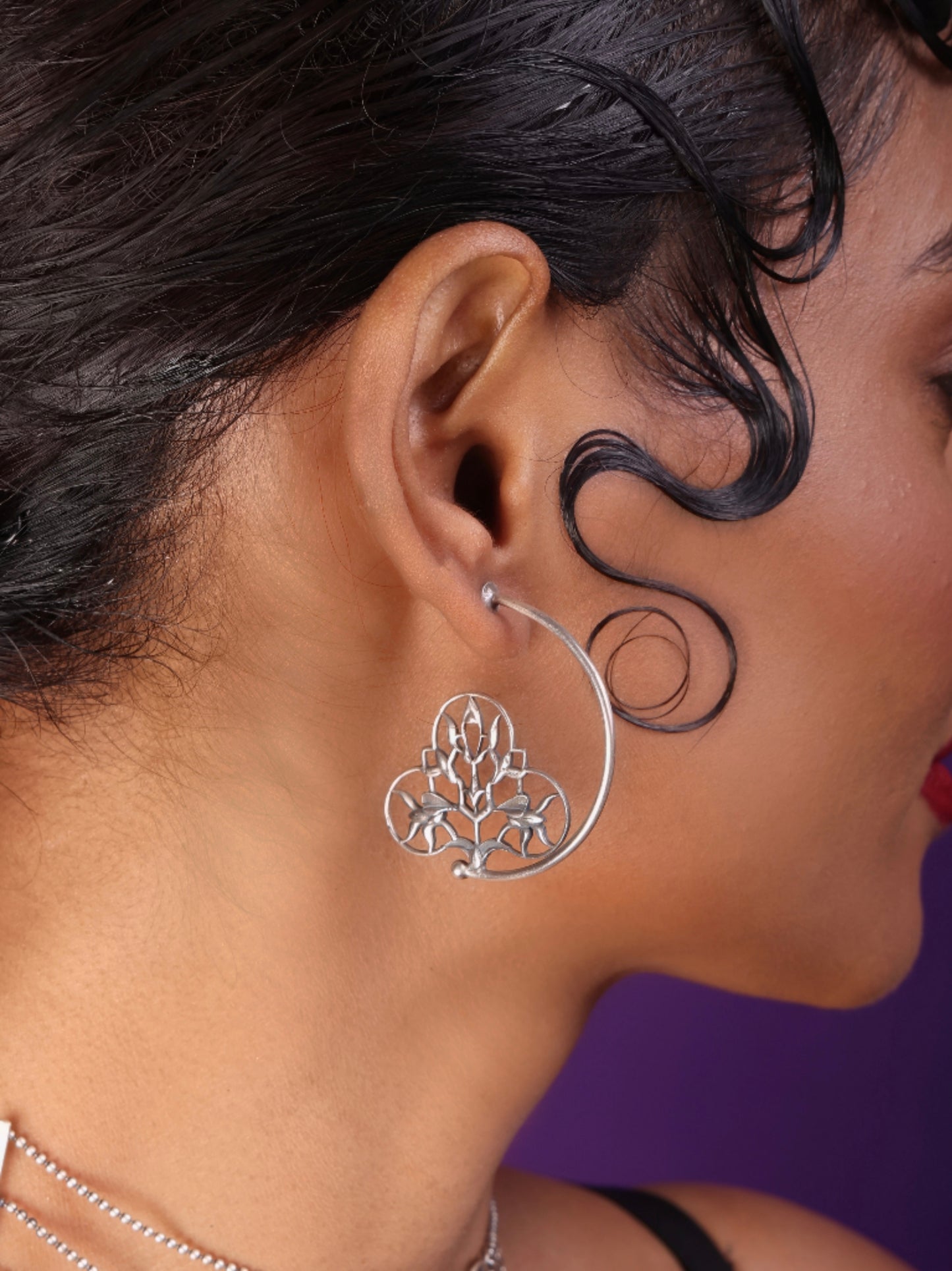 Muqabil Hoop Earrings